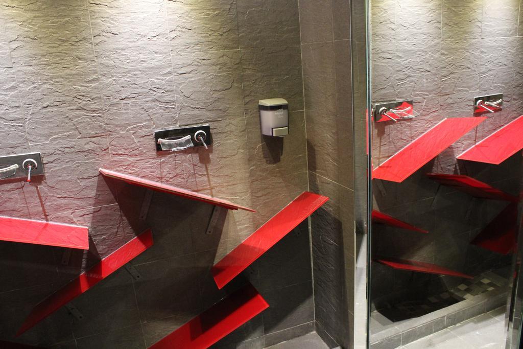Lelux Hotel Montreal Bagian luar foto